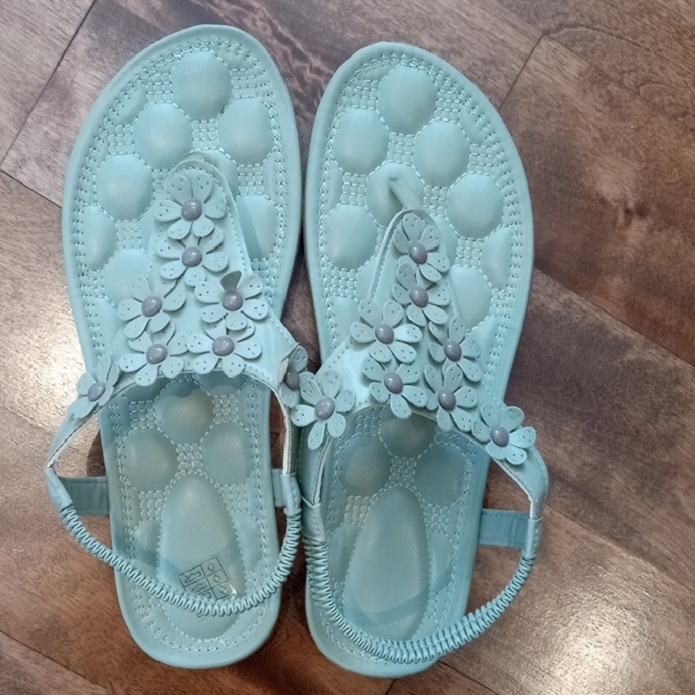 Lot of 4 Women's Casual Sandals - Picture 3 of 16